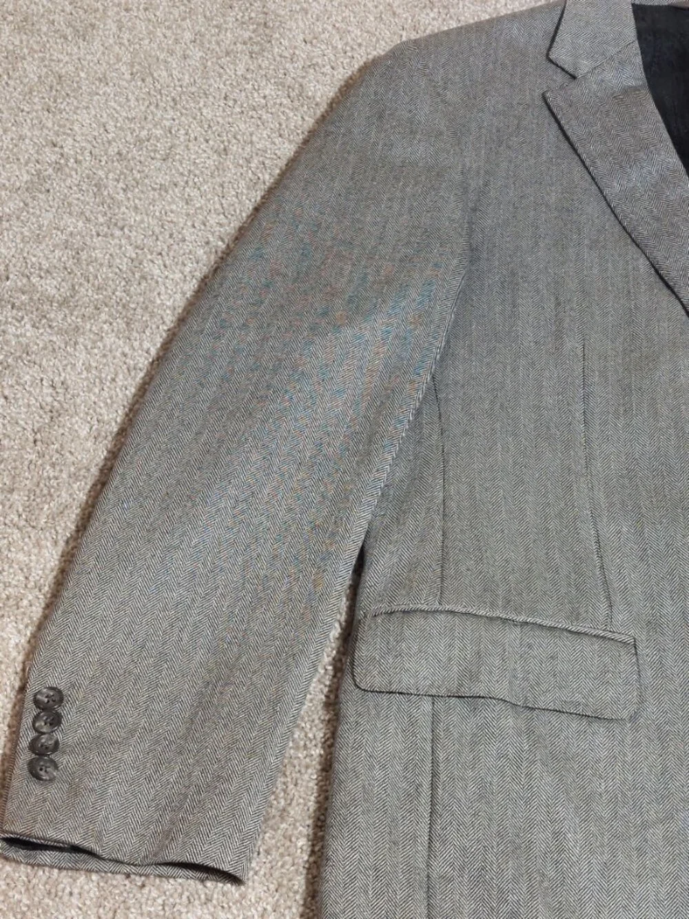 Loro Piana worsted cashmere Grey herringbone blazer Size 40R See Measurements